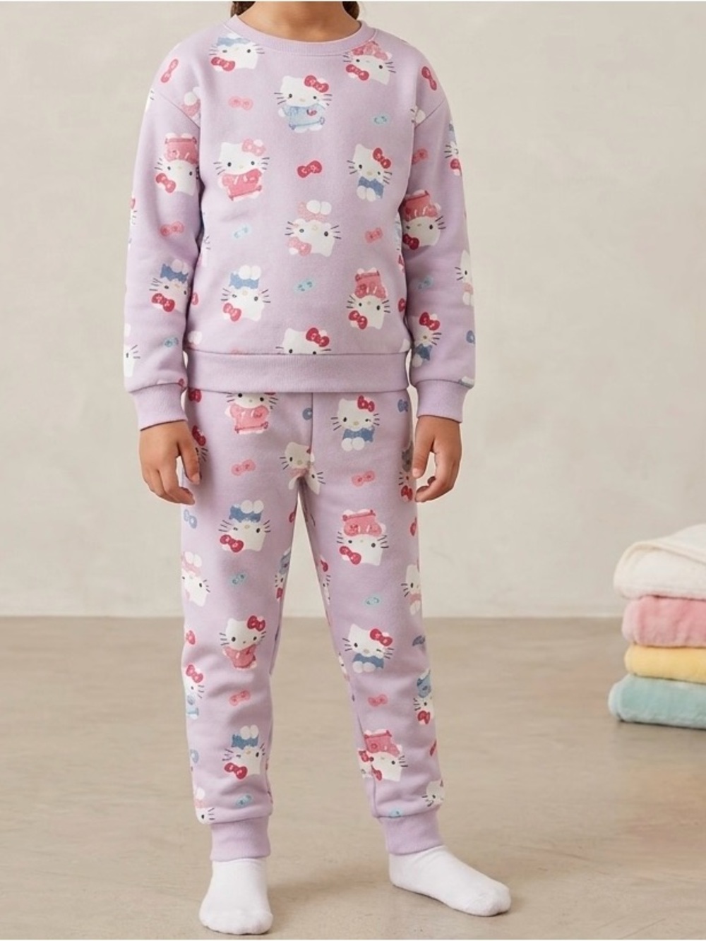 Sanrio Hello Kitty Girls 2-Piece Fleece Sweatshirt & Sweatpants Set Lavender